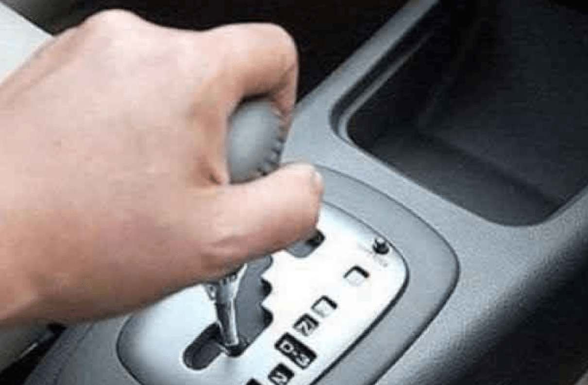 Penyebab Mobil Matic Tidak Bisa Maju dan Cara Mengatasinya