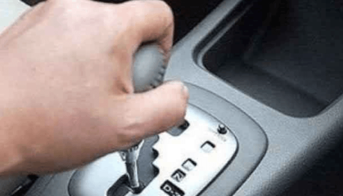 Penyebab Mobil Matic Tidak Bisa Maju dan Mundur